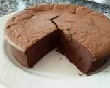 Gâteau au chocolat intense, fait maison avec 250g de mascarpone. Sa texture fondante promet un délice.