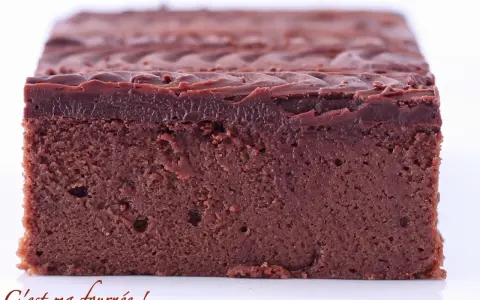 Un délicieux nom gâteau chocolat boulangerie, avec une ganache onctueuse et une texture moelleuse. Parfait pour les gourmands !
