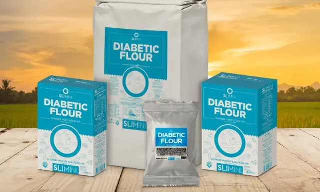 Plusieurs paquets de farine "Diabetic Flour" de la marque Slimini, idéale pour ceux qui se demandent quelle est la meilleure farine pour les diabétiques.